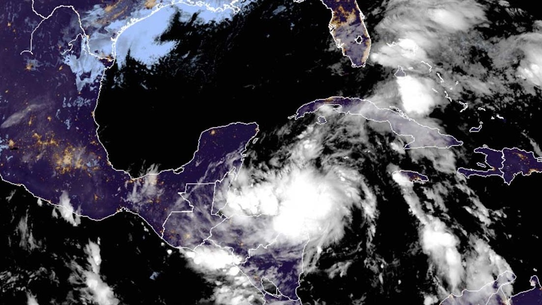 tormenta-tropical-zeta-podria-convertirse-en-huracan-en-las-proximas-horas